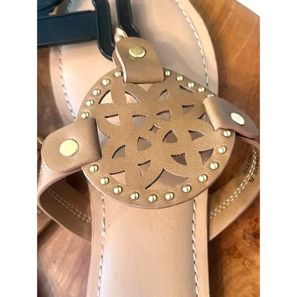Dolce Vita Tan Gold Studs Gotie Flip Flop Sandals Tan Women’s Size 5 - Picture 3 of 5